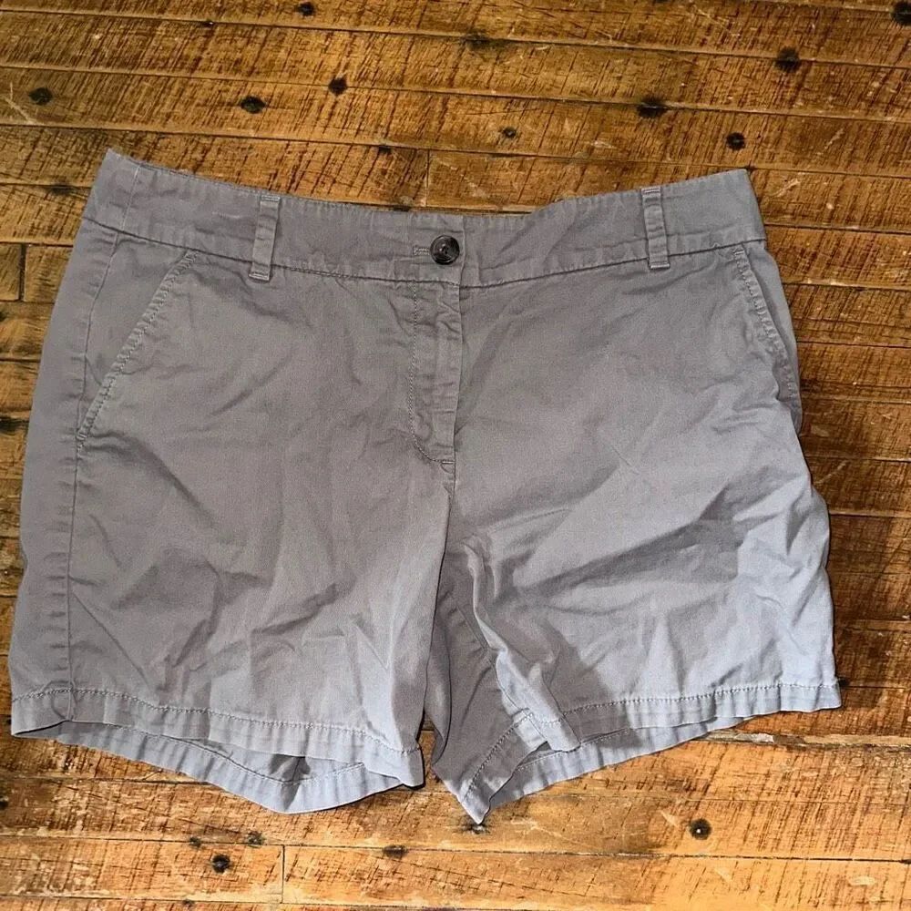 Loft gray flat front normcore size 8 minimalist 6” shorts